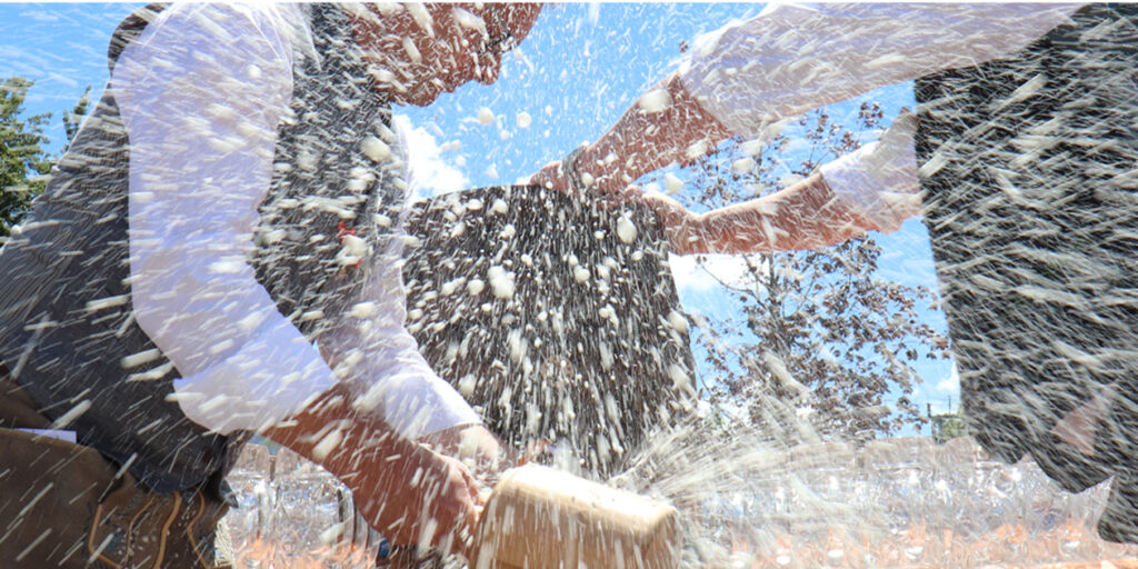 Pressekonferenz mit Anzapf-Seminar, Freibier und Verlosung