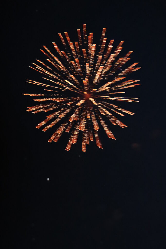 Das bunte Feuerwerk zum Abschluss des Puchheimer Volksfestes 2024