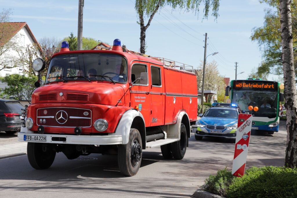 Das Oldtimer-Feuerwehrauto der Freiwilligen Feuerwehr Puchheim-Bahnhof