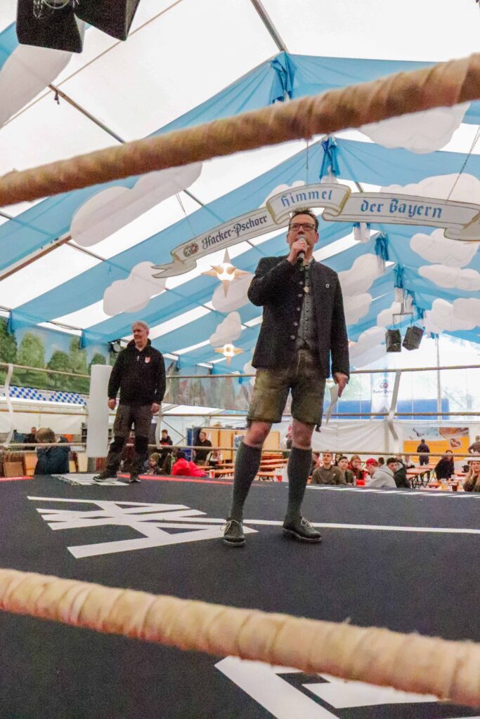 Sportreferent Heil eröffnet das AUFTAKT-Boxen